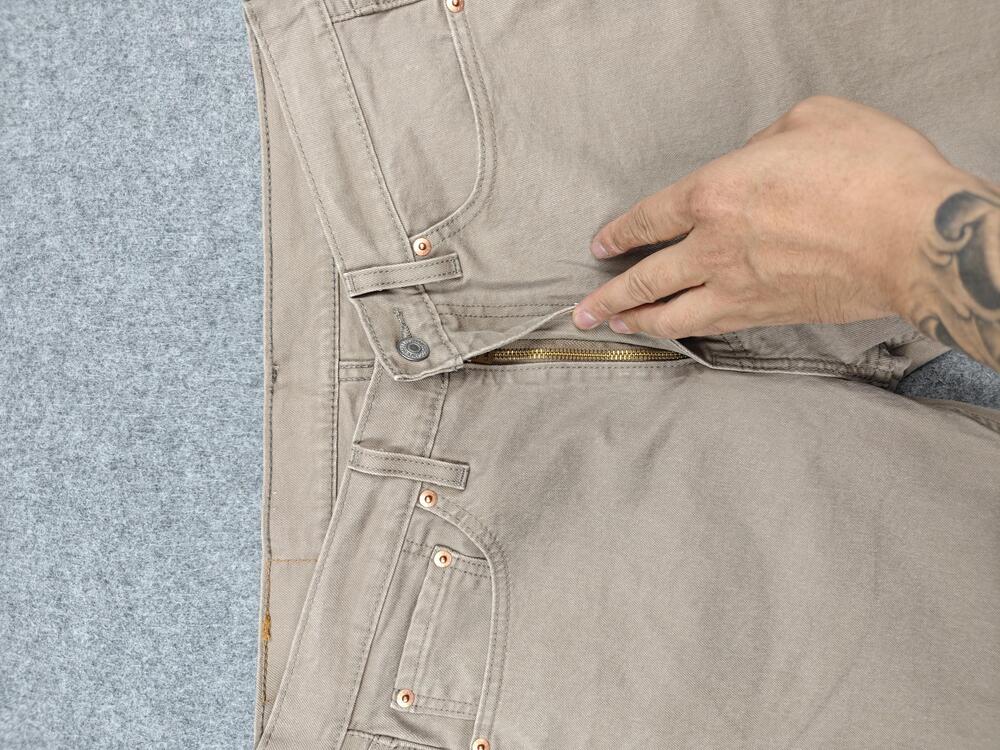 Levi's Jeans Mens 33x32 Beige Straight Regular Fit Stretch Cotton Denim 505 - Picture 2 of 12